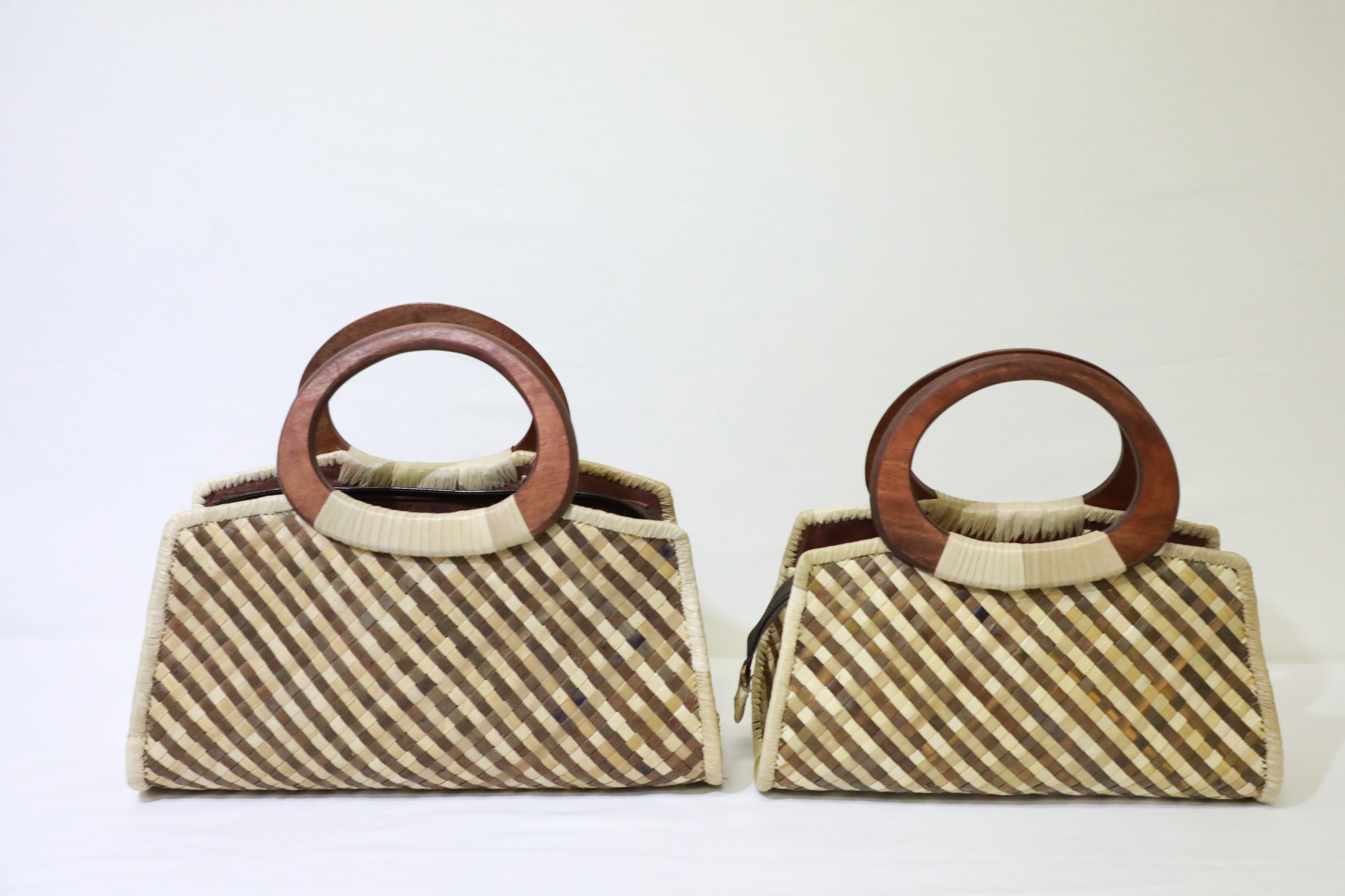 Lauhala S/5 Clutch(Xl 13x9x2/Lrg.12x8x2/Med.11x8x2/Sml.10x7x2/XS 9x6x2)